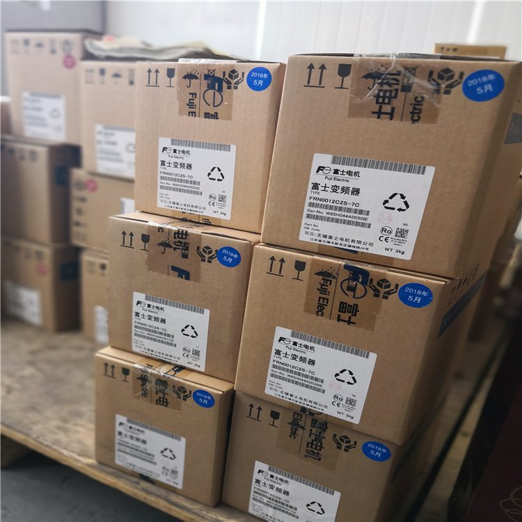 E94ASHE1044E34NNER变频器驱动器 德国伦茨LENZE现货多多