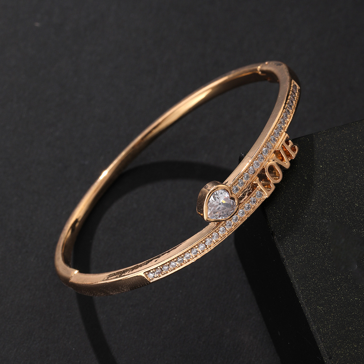 bracelet with zircon