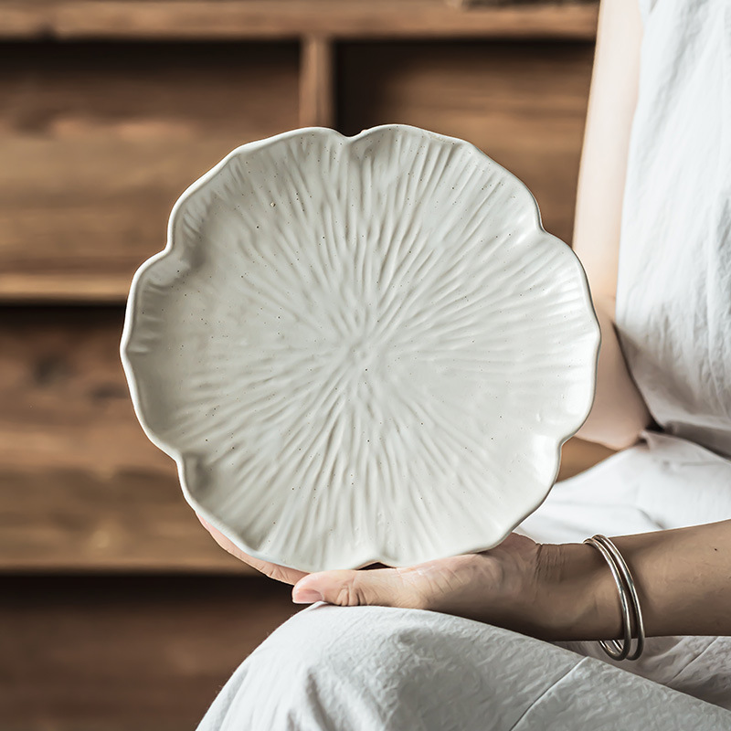 [Plato de encaje hecho a mano ~ retro y elegante] Plato de pasta en forma de flor de gres de estilo japonés plato de desayuno plato ligeramente defecto