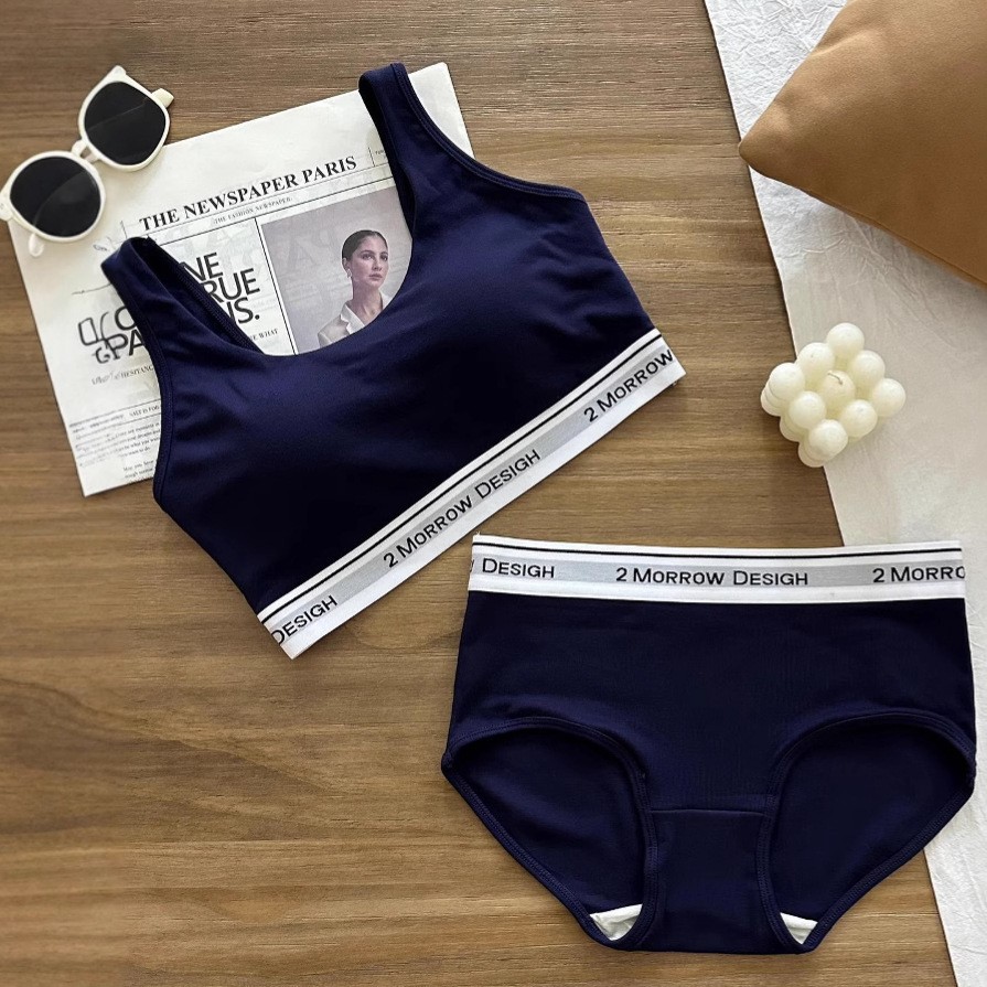 진한 파란색 정장