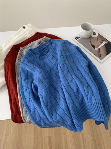 Women's Loose Anti-Pilling Crew Neck Knit Top, Korean Style, Versatile, Warm, Comfortable, Klein Blue Striped Sweater for Winter