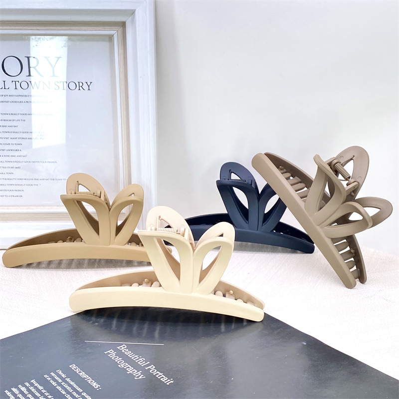 Pintura de caucho de alta calidad de plástico de tamaño grande y mediano tamaño pequeño agarre leche té color horquilla hacia atrás cabeza agarre 2 yuanes supermercado accesorios para el cabello