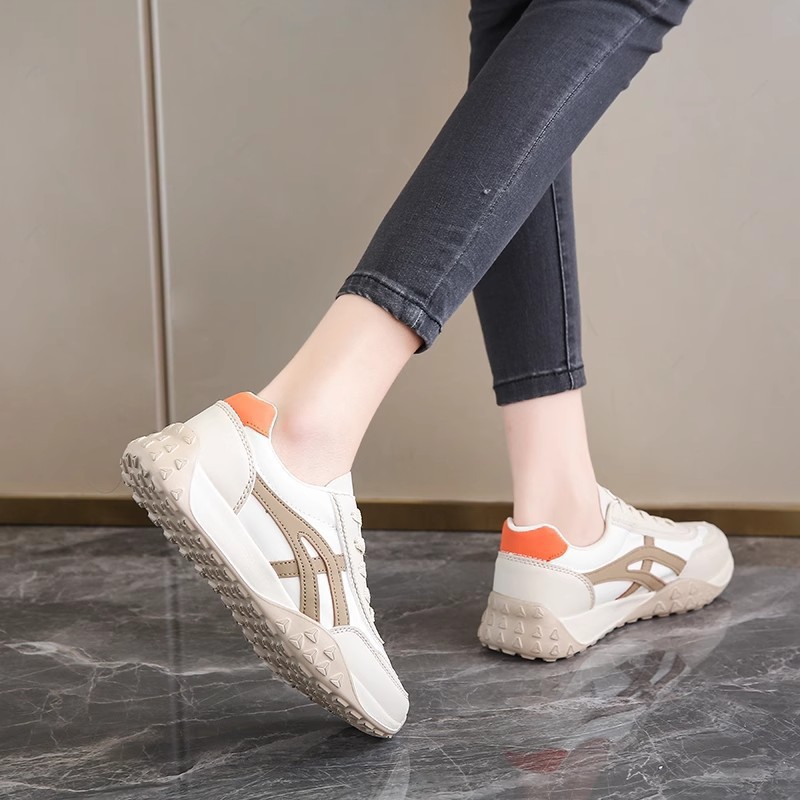 Primavera y verano nuevos zapatos blancos casuales de suela blanda, moda de moda, zapatos deportivos antideslizantes de suela plana para mujer