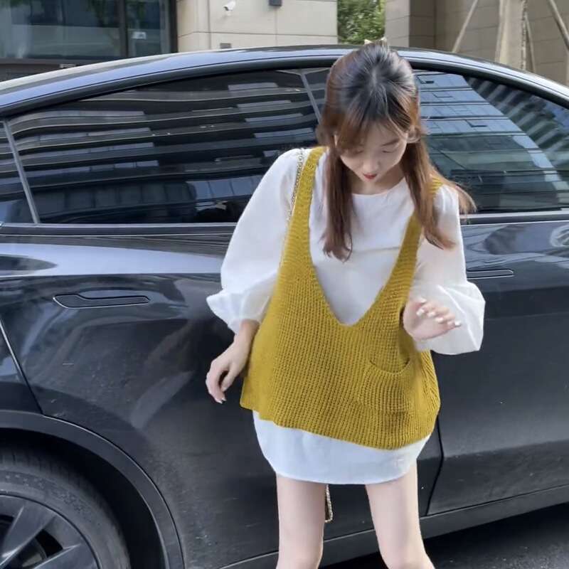 2025年早秋款设计感泡泡袖衬衣叠穿v领针织马甲两件套女黄色套装|undefined