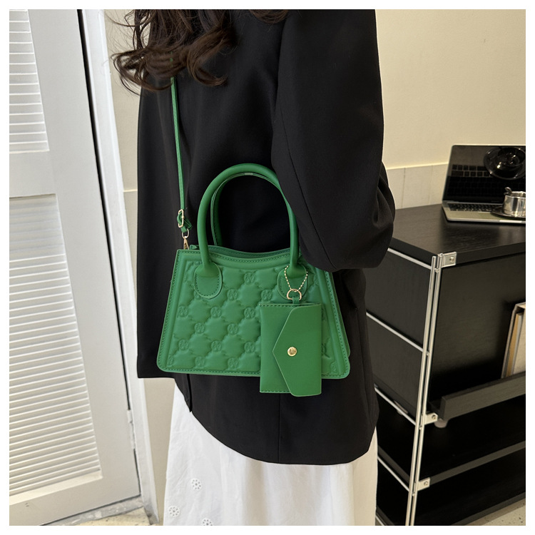 Femmes Moyen Faux Cuir Couleur Unie Style Classique Fermeture Éclair Ensembles De Sacs Sac Bandoulière display picture 31