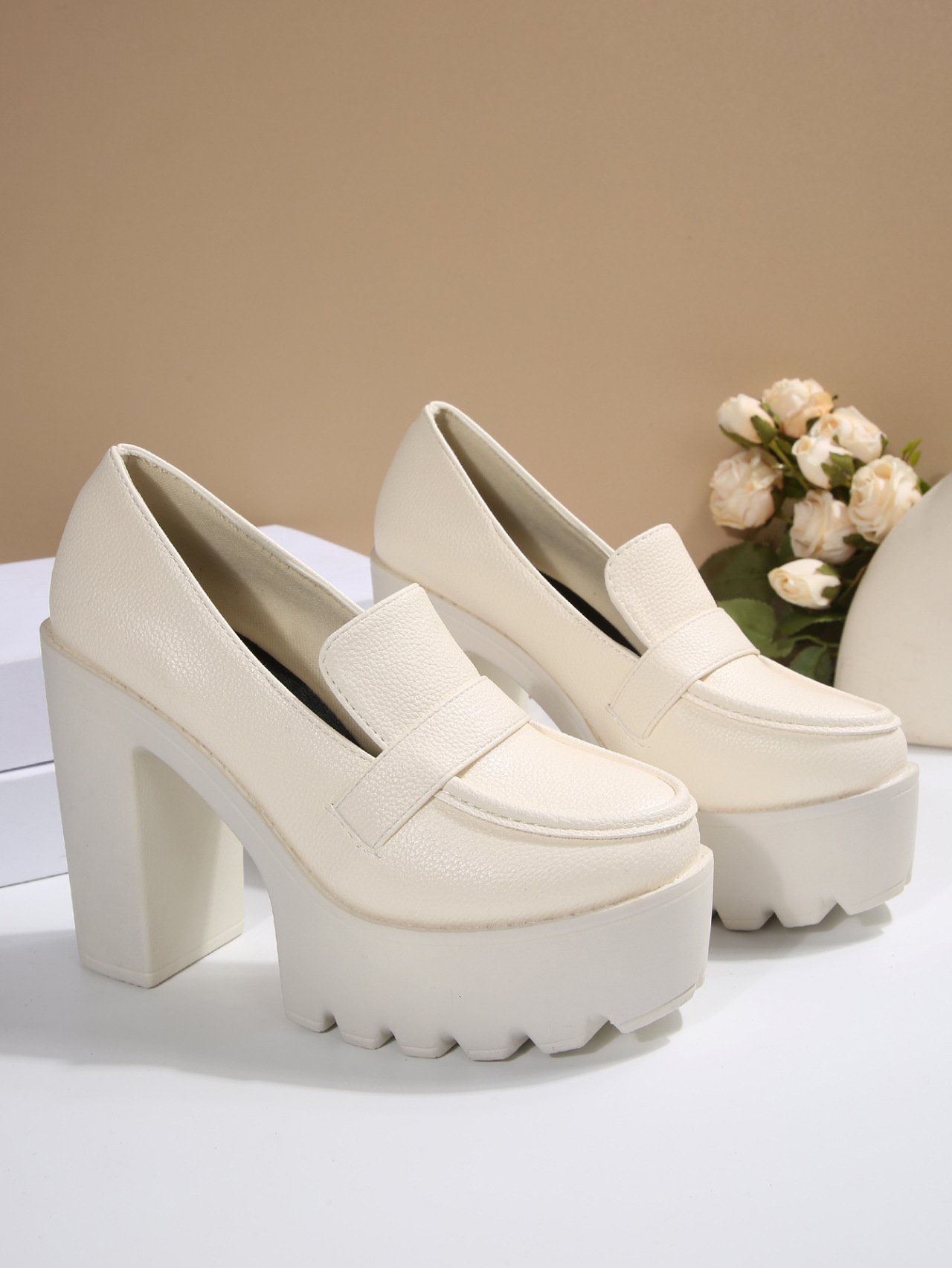 Damesschoenen met blokhak voor petite dames elegante stijl_voghion.com