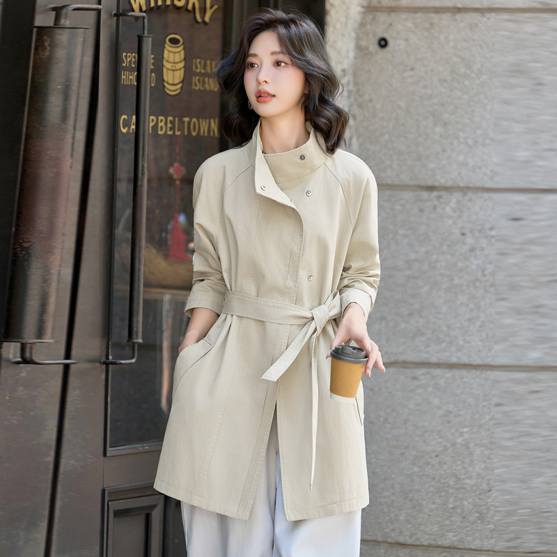 Autumn 2025 New Retro Cape Windbreaker Jacket Women's Design Mid-Length Small Coat Windbreaker Jacket