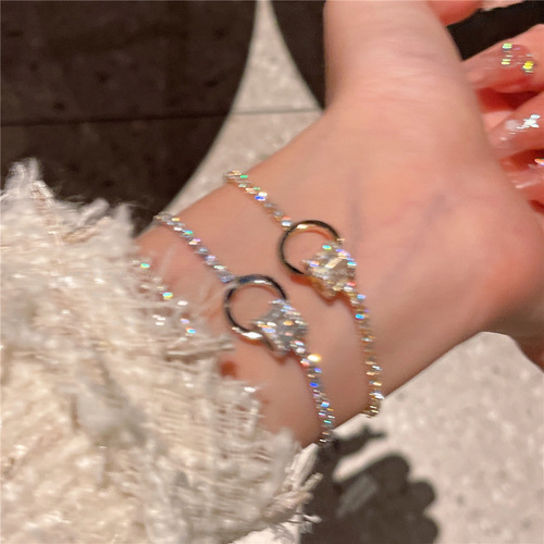 Light Luxury Dongmen Two-Color Small Waist Hand Chain  Autumn/Winter New Gentle Girls Unique Circle Bracelet