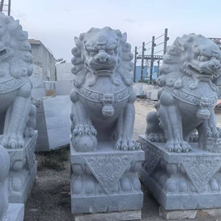 青石狮子 寺庙看门花岗岩石雕狮子一对门口摆放的动物厂家定制