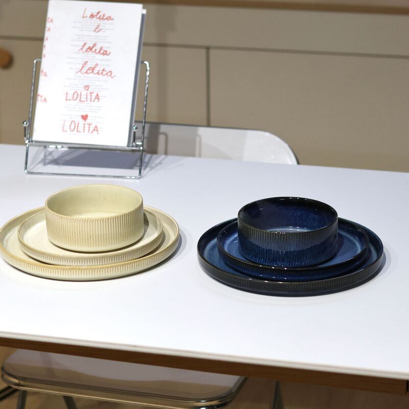 Directly Supplied from the Manufacturer, Vertical Stripe Embossed Ceramic Dinnerware Set with Multi-Color Kiln-Glazed Dishes, Salad Bowls, and E-Commerce Tableware Directly Supplied from the Manufacturer, Vertical Stripe Embossed Ceramic Dinnerware Set with Multi-Color Kiln-Glazed Dishes, Salad Bowls, and E-Commerce Tableware