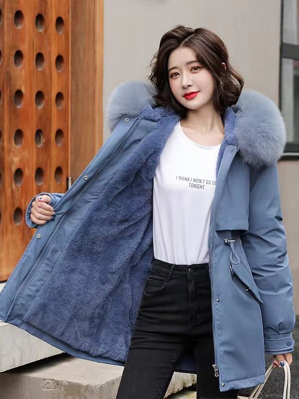 Women's winter mid-length parka with a large fur collar, Korean-style fitted and slimming workwear trench coat, thickened for warmth, khaki color Women's winter mid-length parka with a large fur collar, Korean-style fitted and slimming workwear trench coat, thickened for warmth, khaki color