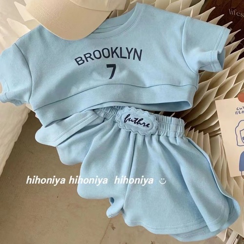 Korean parent-child summer style casual vacation mother-daughter outfits for a family of three, short-sleeved T-shirts and skirts, two-piece set