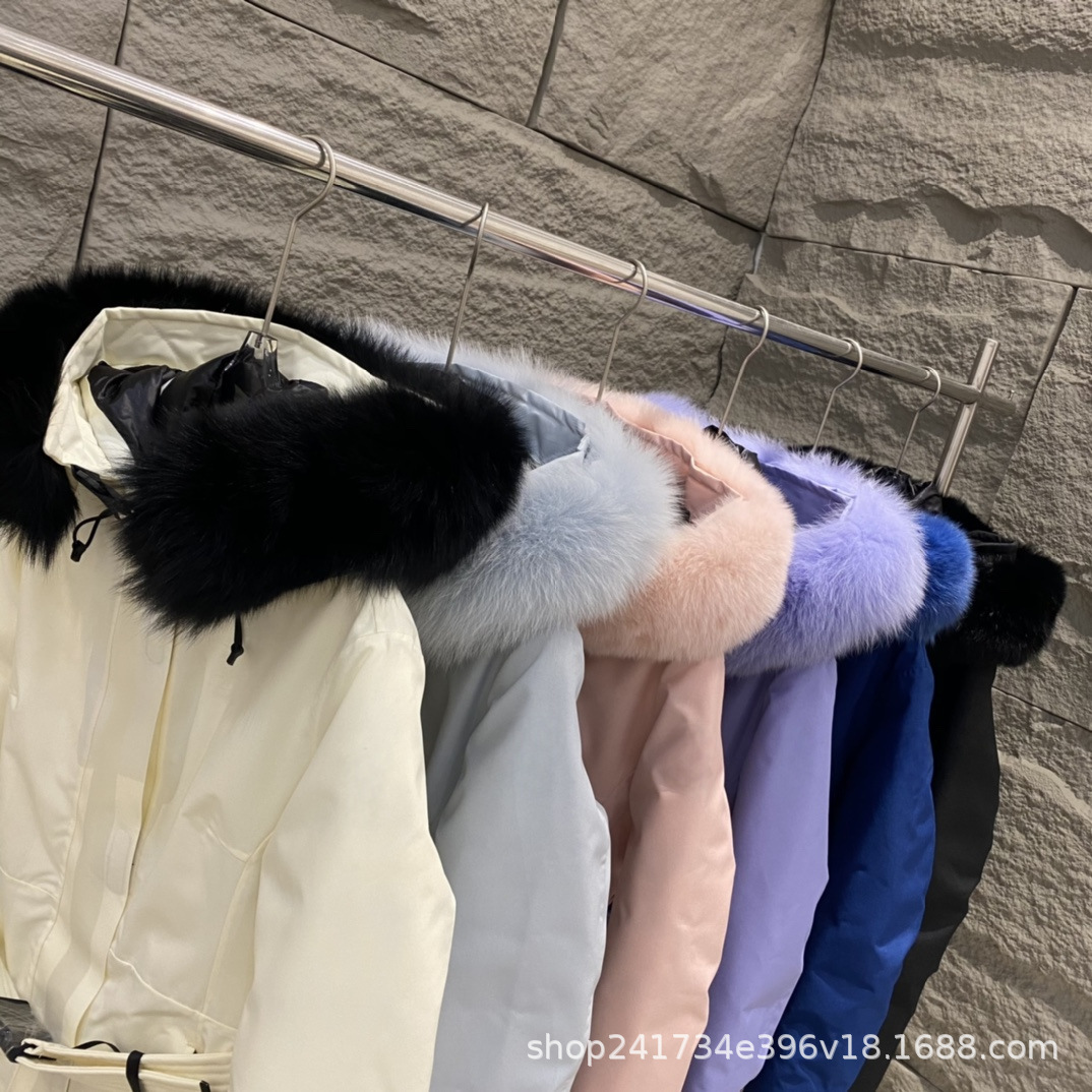 蒙家2025冬季新款滑雪服女修身收腰显瘦狐狸毛领皮草鹅绒羽绒服