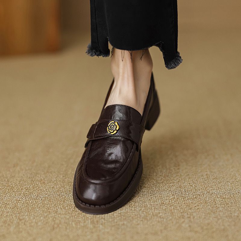 Black Lambskin Camellia Loafers 2025 Spring and Autumn Slip-On Thick-Soled Women's Genuine Leather Loafers Black Lambskin Camellia Loafers 2025 Spring and Autumn Slip-On Thick-Soled Women's Genuine Leather Loafers