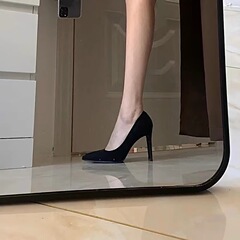疲れにくいプロ仕様のフレンチスタイルの黒のポインテッドトゥスティレットハイヒール、ベッド用、2025年春秋新作、高級感と気質