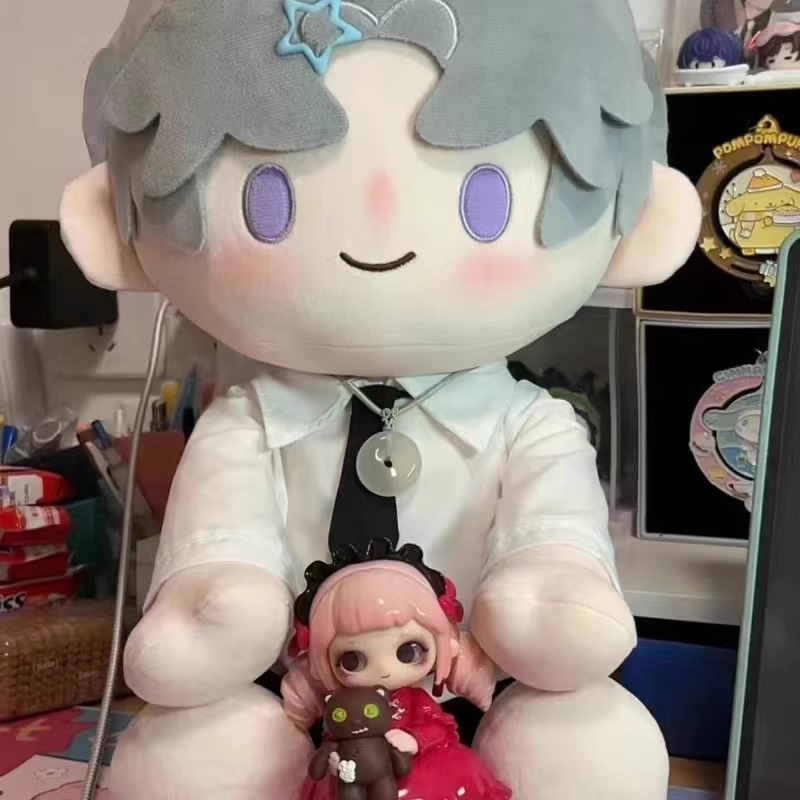 Черная галстук-бабочка, рубашка, штаны