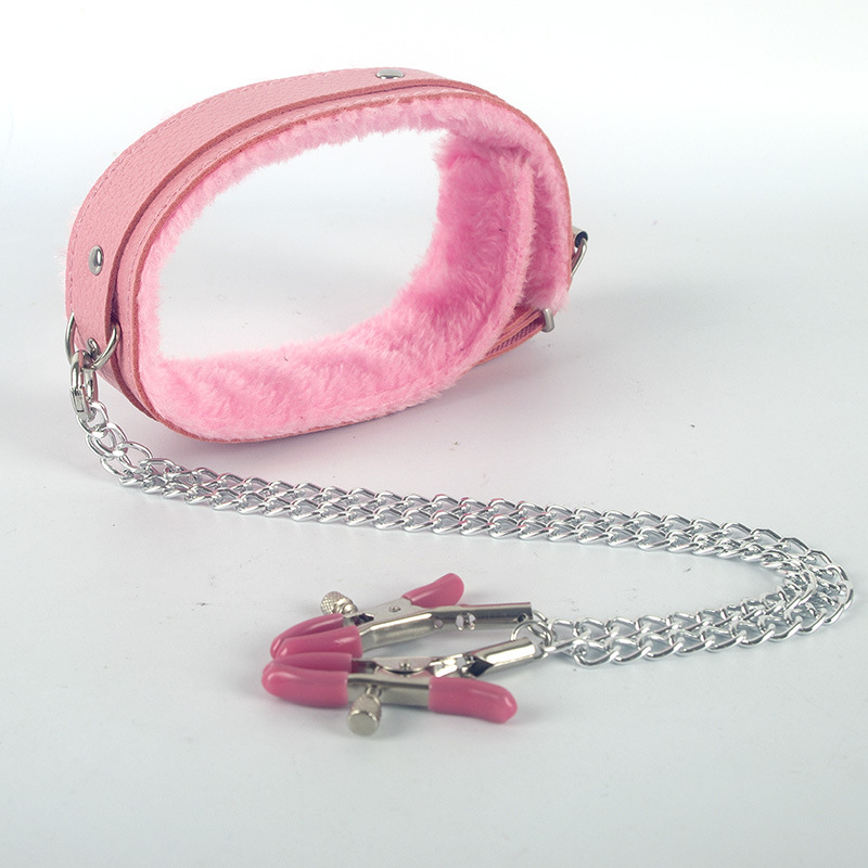 Collier sexy en cuir avec pinces en peluche et harnais de cou_voghion.com