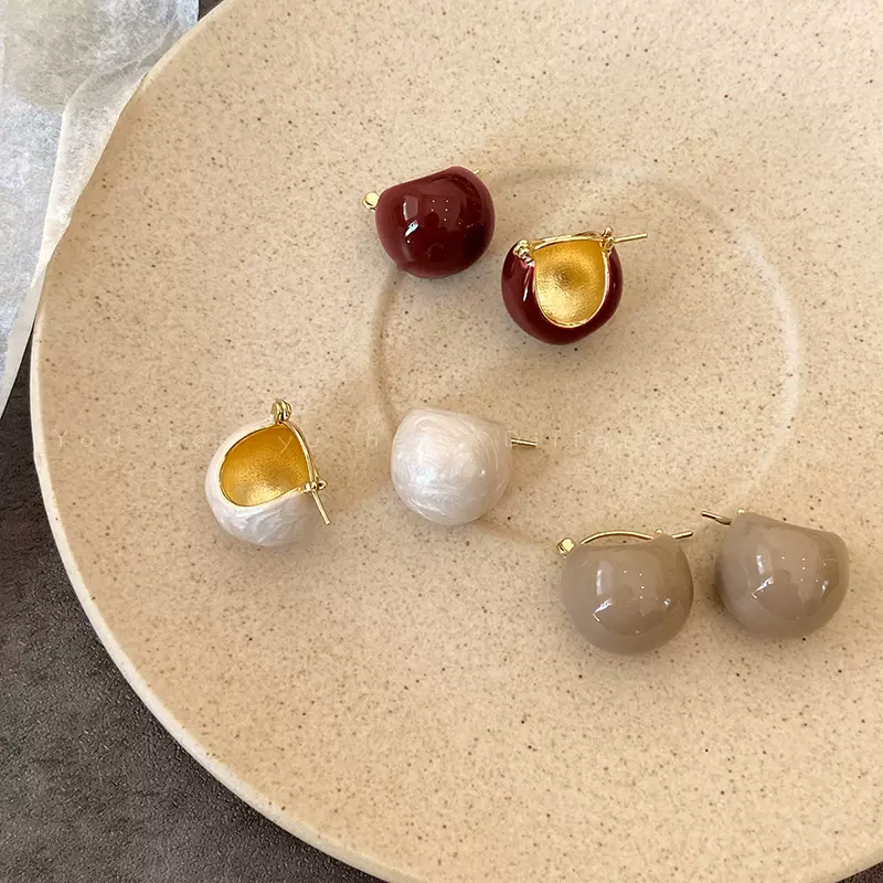 威德妮 相思豆酒红小众气质轻奢高级感滴釉耳扣圆形豆豆港风耳饰