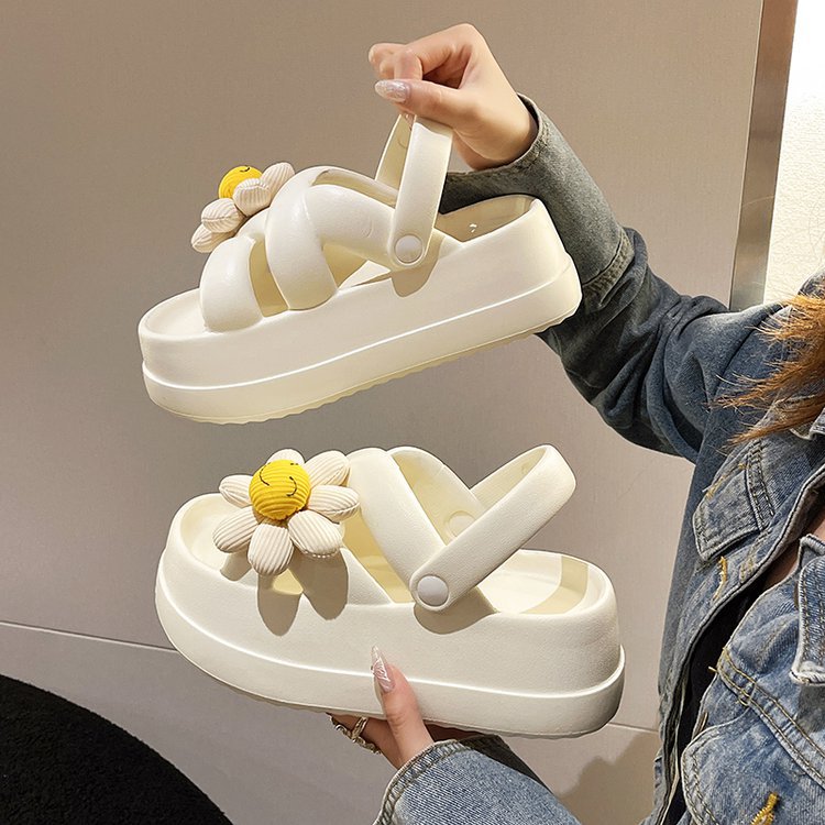 Zapatillas de deslizamiento para mujeres verano al aire libre 2023 nueva moda todo partido grueso inferior antideslizante al aire libre sandalias de playa de dos vías