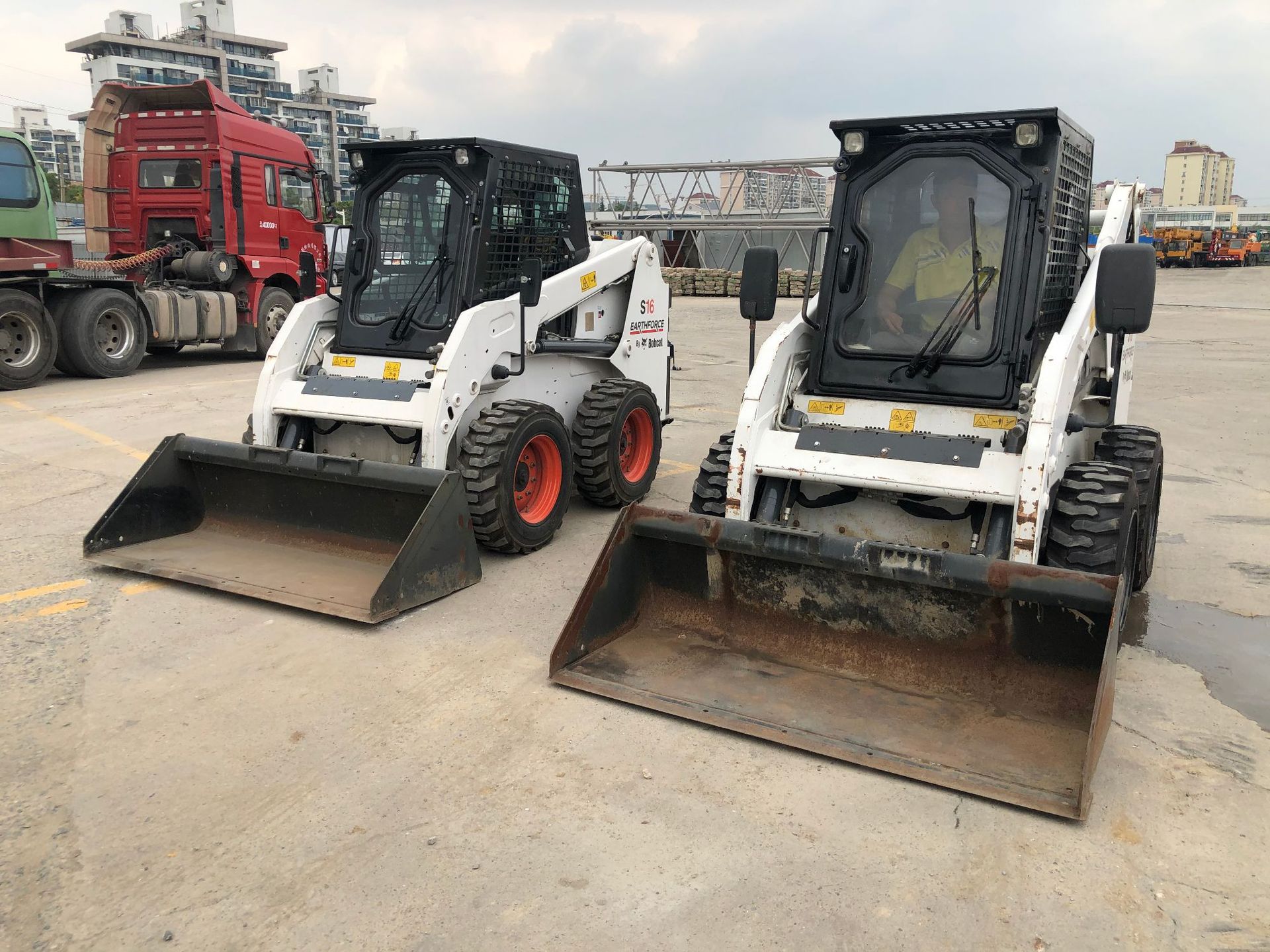 二手滑移装载机.滑移清扫机出售