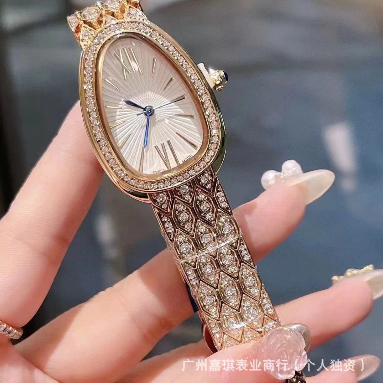 爆款代发轻奢宝格家蛇头满钻经典菱形钻时尚百搭石英女士腕表批发