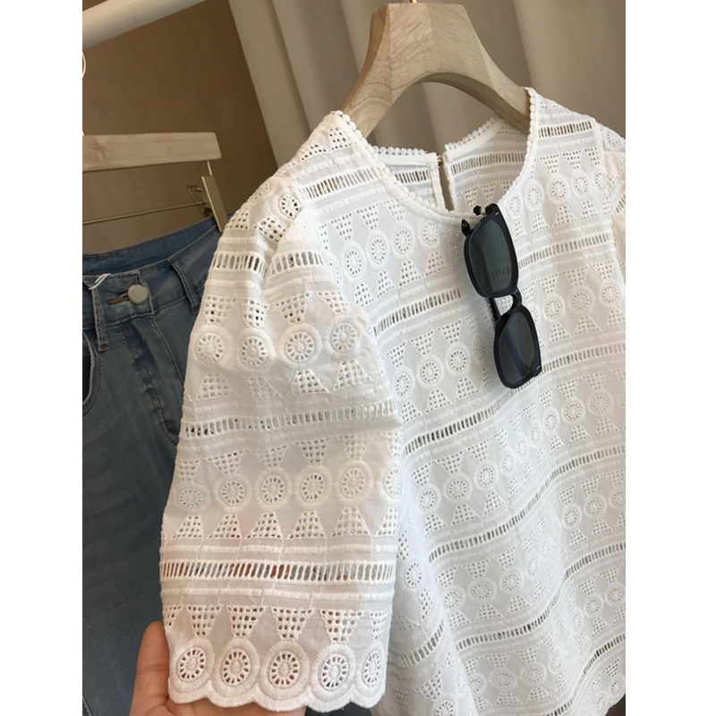 Angry push, stay! Heavy-duty Moose Empty Embroidered High-count Cotton ~ Gentle White Moonlight Elegant Crewneck Lace Shirt for Women