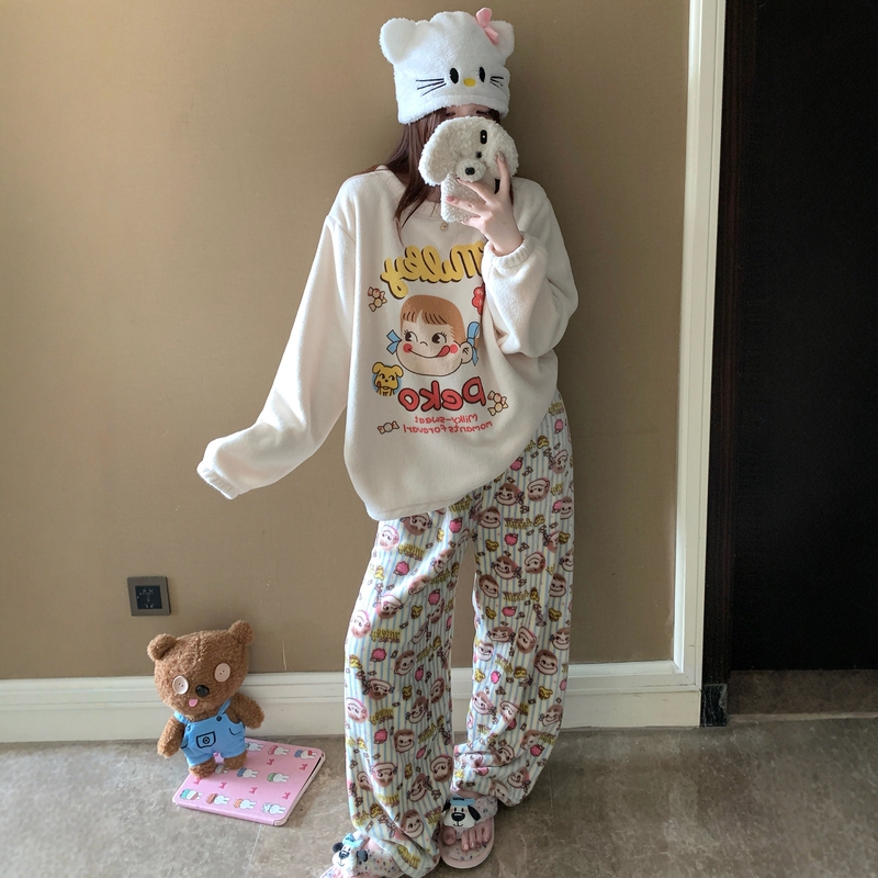 Cute and Comfortable Coral Fleece Thickened Winter Flannel Pajama Set for Tall Girls, Suitable as Home Wear