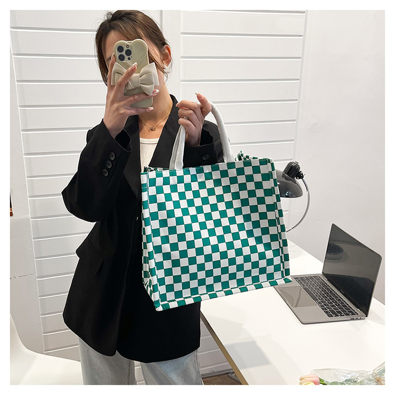 Large-capacity single-shoulder tote bag 2024 new style fashionable and textured trendy handbag for commuting and casual use, large checkered bag for women undefined