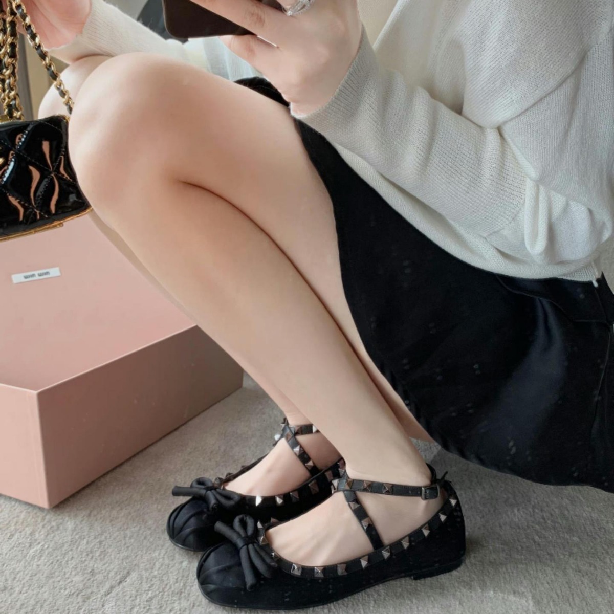 Grape Mom Cowhide Valentino Studded Single-layer Shoes Women's Shallow Mouth Contrast Bow Flat Ballet Shoes