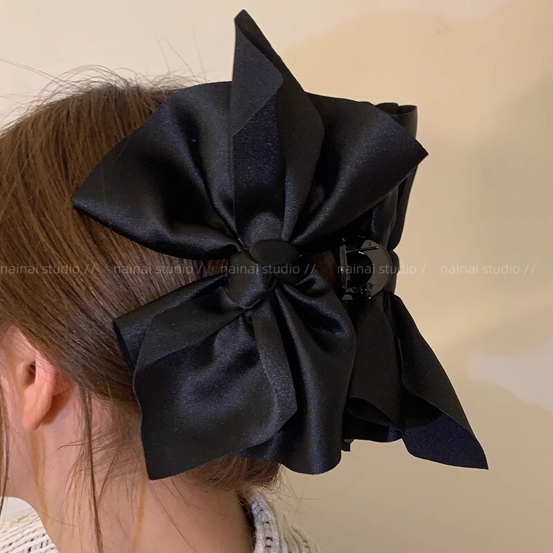 超大型蝶結びのつかみ ~ 黒いサテンの後頭部の布芸のレトロなフランスのサメの挟みの髪飾りのクリップ|undefined