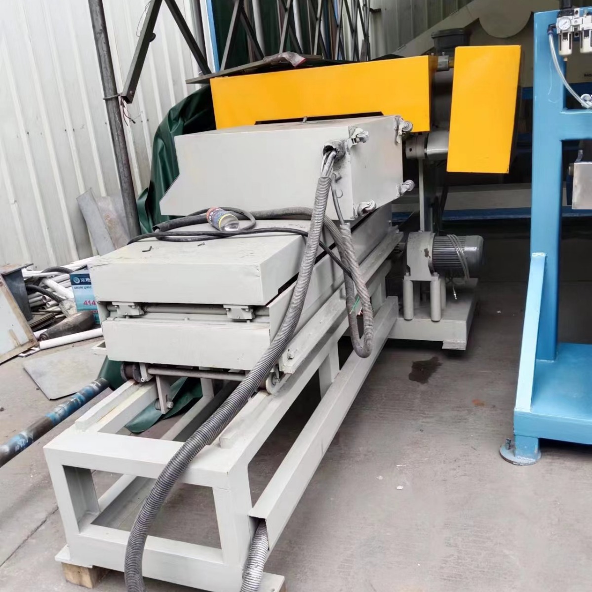 低价转让二手平面自动抛光机1.6米*600,600*600金铸钜铧的牌子