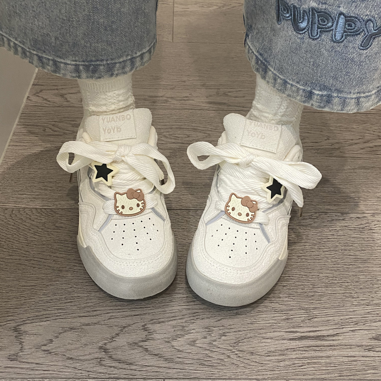 Corea del Sur versátil zapatos blancos para mujeres 2025, verano y otoño nuevos zapatos casuales de skate con suela gruesa, zapatos de estudiante de arco ligero para mujeres