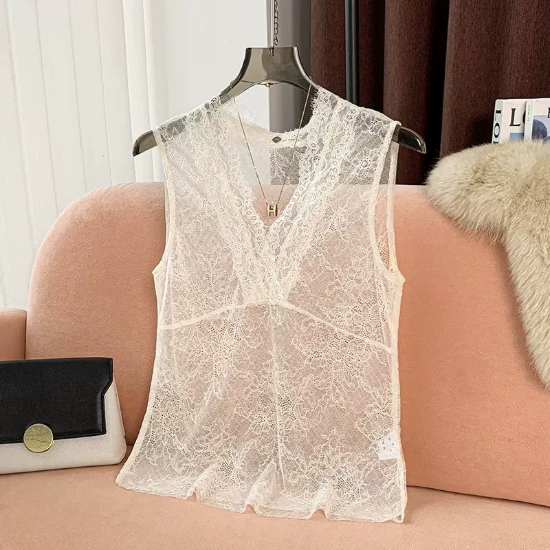 Вязаный крючком кружевной жилет с вырезом и новой европейской тонкой прозрачной рубашкой Chunxi 2025 года.