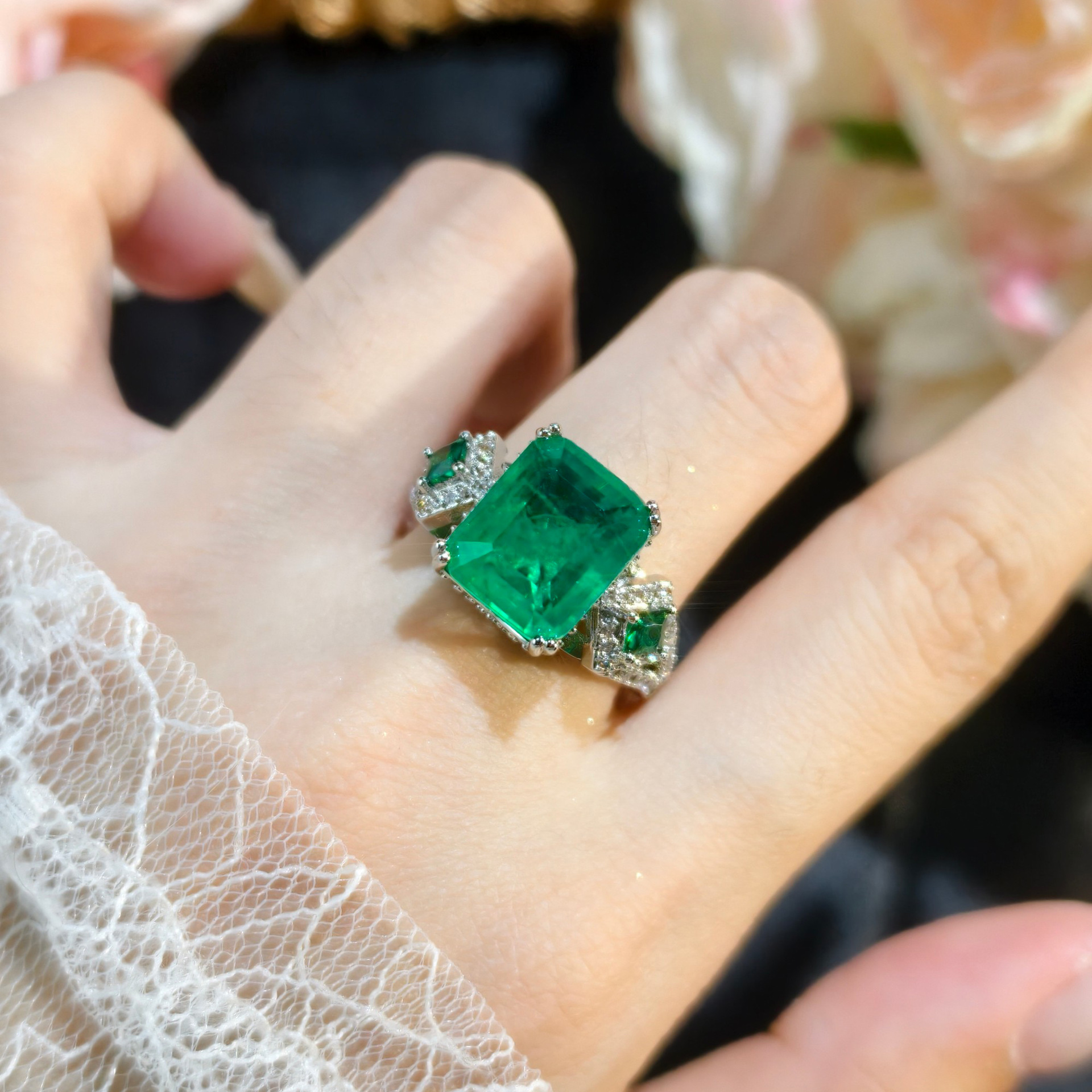 Fashionable geometric one size elegant ring