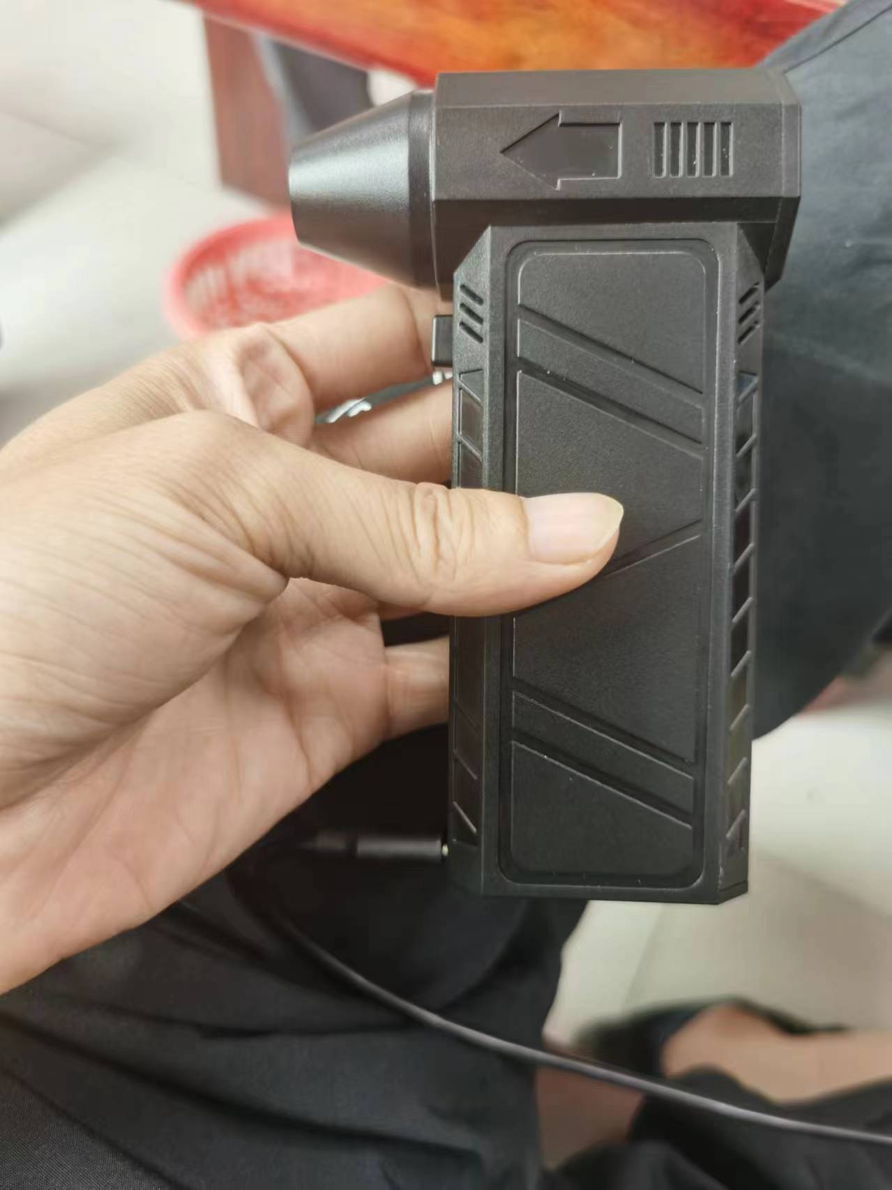 빛이 없는 검정색 13000rpm