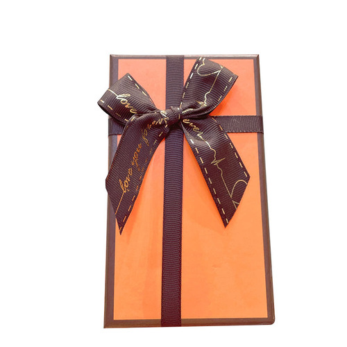 Elegant and lightweight luxury style gift box birthday gift high-end creative gift for boyfriends and girlfriends cute keychain gift box