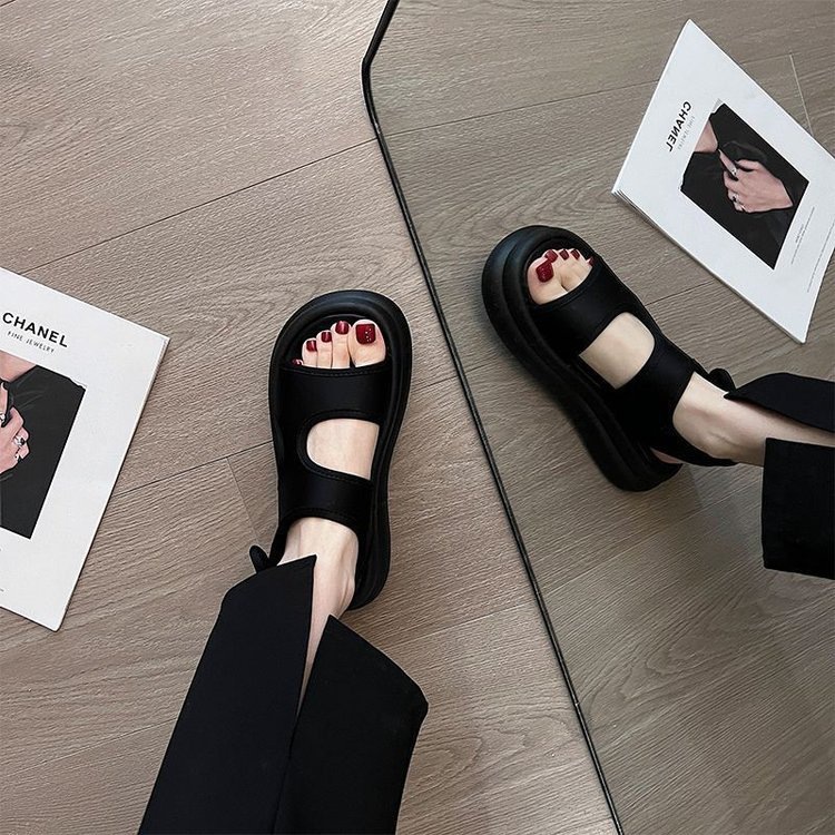 Platform Thick-Soled Sandals for Women's Outer Wear 2025 Summer New Style with Skirts Popular Beach Black Roman Sandals
