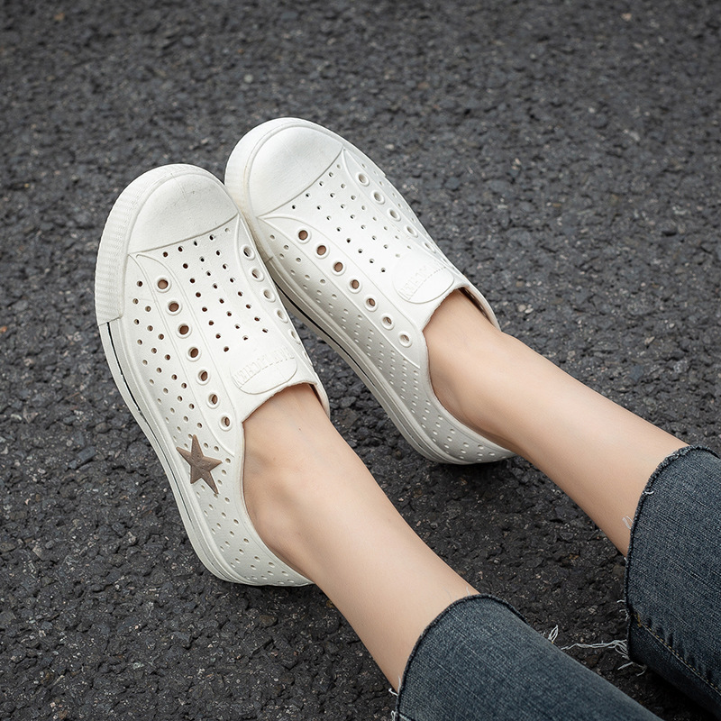 Men's and Women's Couple's Summer Hollow Toe Beach Sandals Breathable Wading Casual Korean Style Plastic Sandals