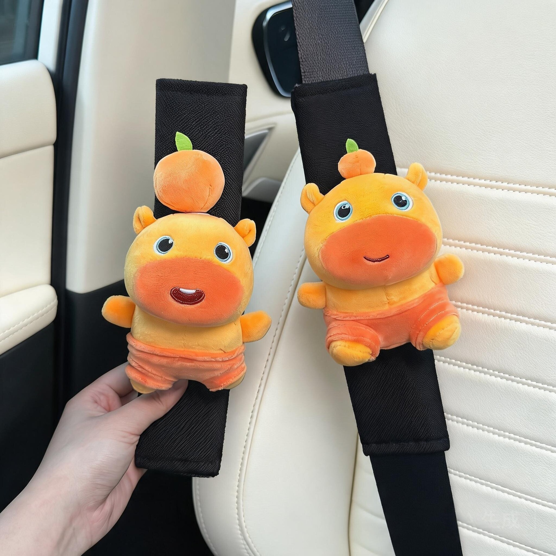Capybara Lulu Car Seatbelt Shoulder Pads, Car Seatbelt Decoration, Anti-Wear Clothing, Cute Couple Set