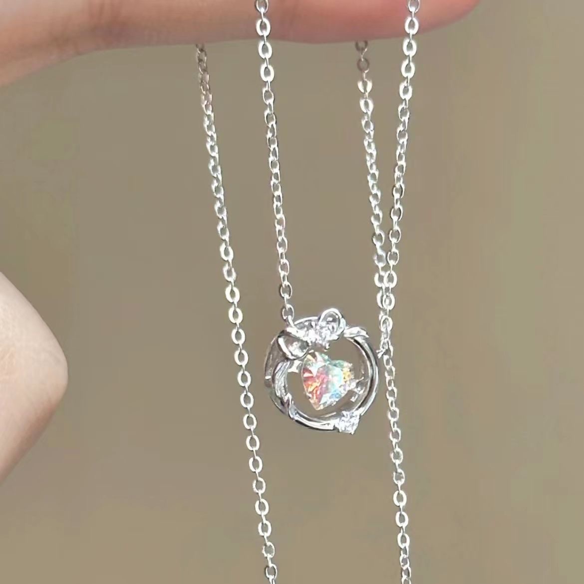 Princess Magic Apple necklace female color-changing beating heart 2023 new all-match clavicle chain