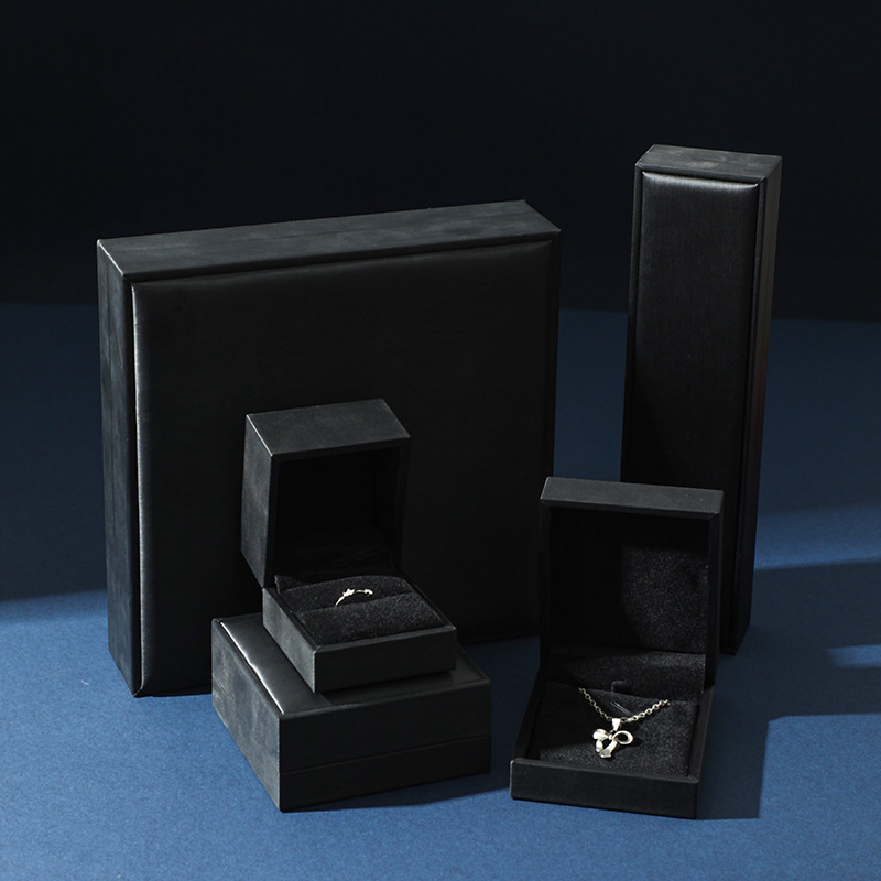 Qiuhe ブラッシュ PU レザージュエリーボックスジュエリー包装箱リングパールネックレスペアリングブレスレットイヤリングブレスレットボックス|undefined