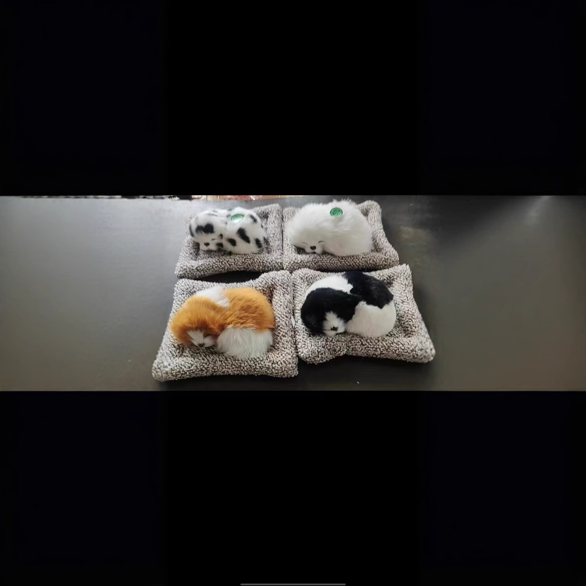 Simulación de gatos llamará adornos de carbón de bambú desodorante artesanía peluche perros dormidos adornos de automóviles al por mayor