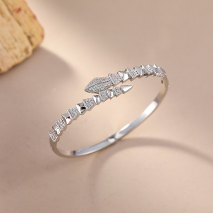 Design platinum bracelet, trend of season, 18 carat