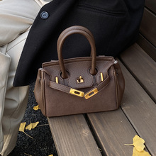 �r�Џ͹�ĥɰС����Ů2025�¿�ٴ�б����߼��г���������K���