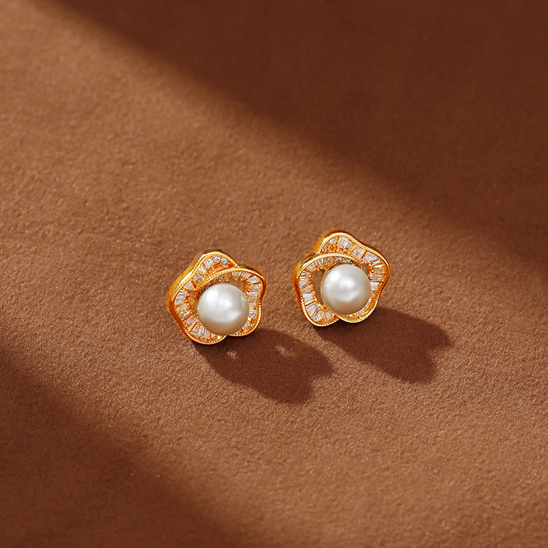 geometric copper fashionable elegant earrings with zircon from pearl