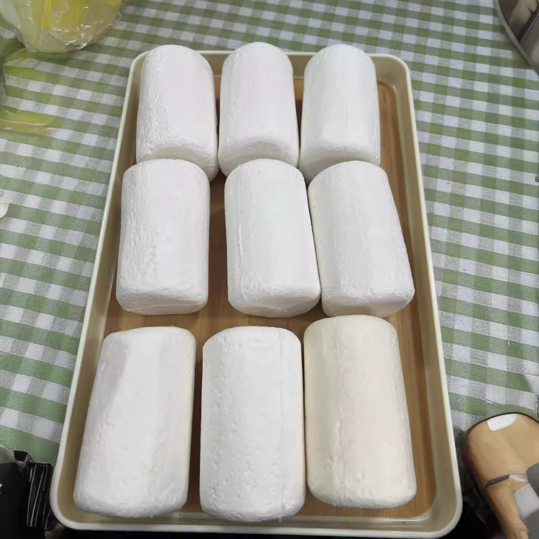 Мягкий, влажный, слегка липкий оригинальный рулон полотенец — игрушка для снятия стресса, популярная на Xiaohongshu и Douyin.