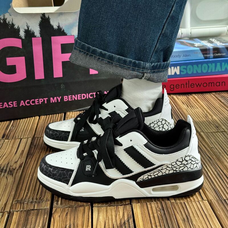 Men's Shoes Air Cushion Sports Board Shoes Men's 2025 Explosions Student Basketball Trendy Shoes Thick Sole Elevated Couple's Black and White Retro Shoes