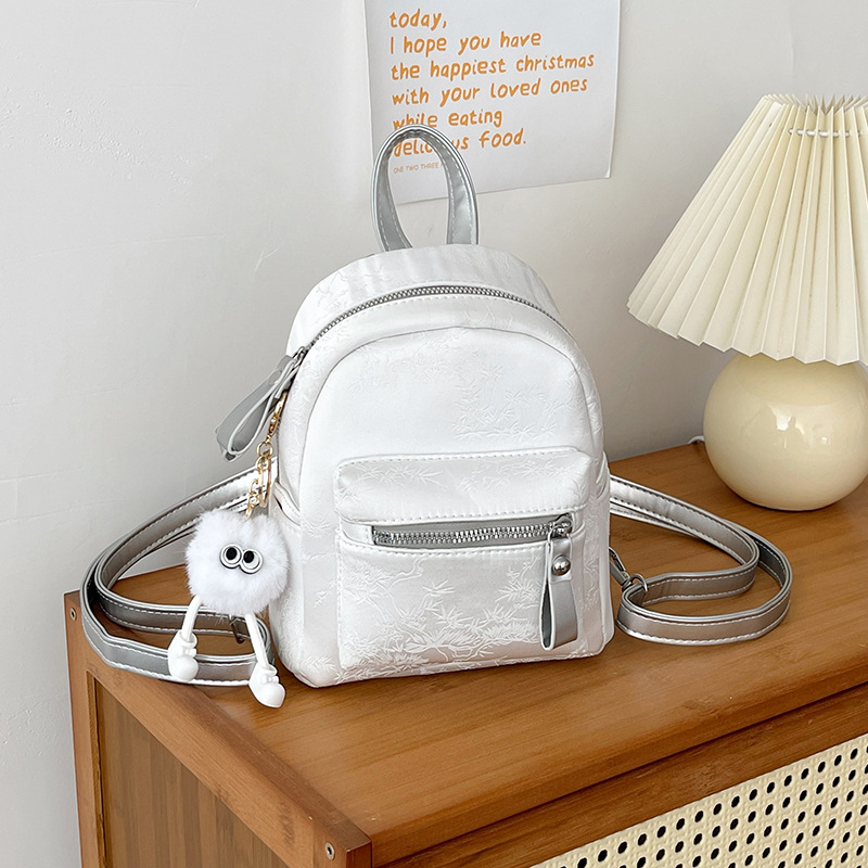 Mochila de chicas de moda de este año 2024 nuevo estilo de verano mochila de textura de moda universal viaje de viaje