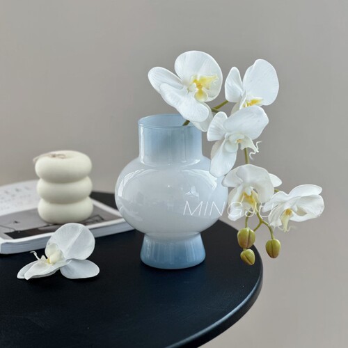 Medieval Fenton milk jade glass vase, high-looking French ins living room flower arrangement decoration, high-end decoration