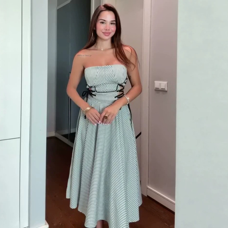 Cross-Border European and American 2026 Women's New Spring and Autumn Style Strapless Long Waist-Cinching Dress, Slimming Sleeveless Striped Mid-Length Dress Cross-Border European and American 2026 Women's New Spring and Autumn Style Strapless Long Waist-Cinching Dress, Slimming Sleeveless Striped Mid-Length Dress